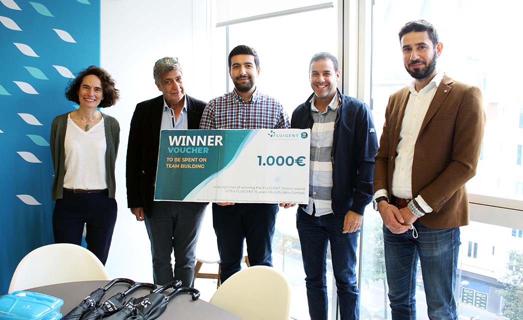Audience winner microfluidic photocontest